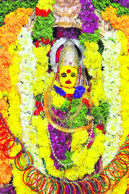 బ్రహ్మచారిణిగా అమ్మవారు1