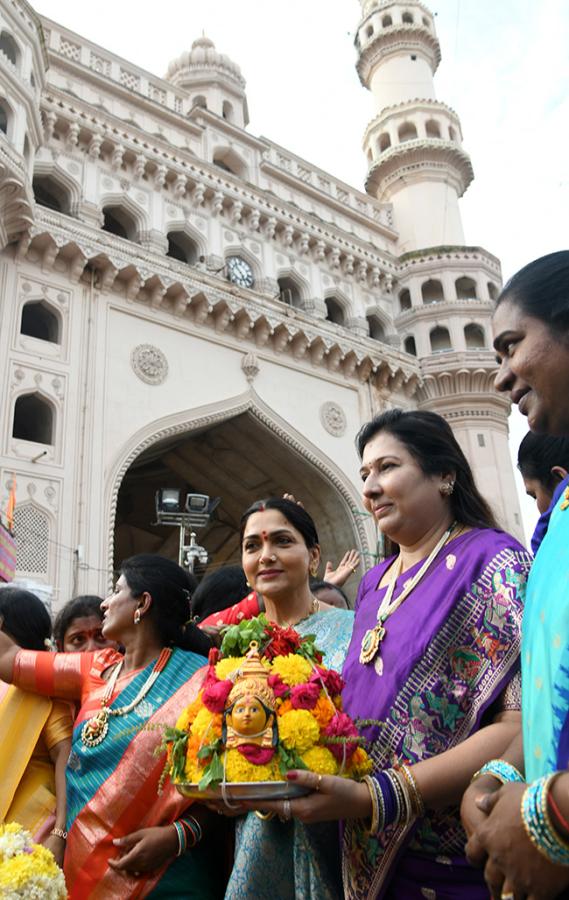 Actress Kushboo Bathukamma Celebrations At Charminar Photos15