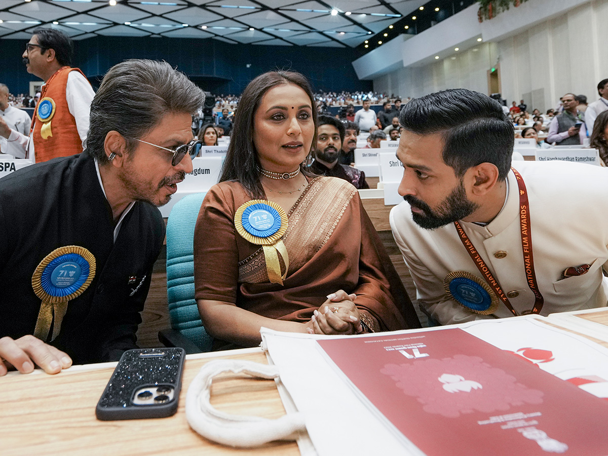 Shah Rukh Khan and Rani Mukerji during the 71st National Film Awards Ceremony 18