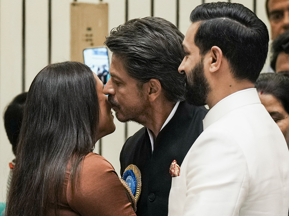 Shah Rukh Khan and Rani Mukerji during the 71st National Film Awards Ceremony 19