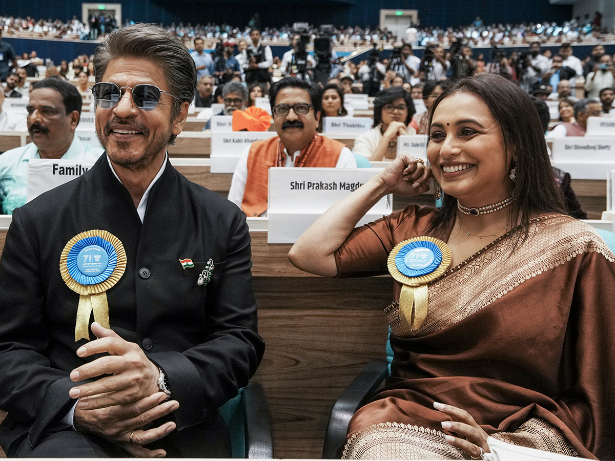 Shah Rukh Khan and Rani Mukerji during the 71st National Film Awards Ceremony 4