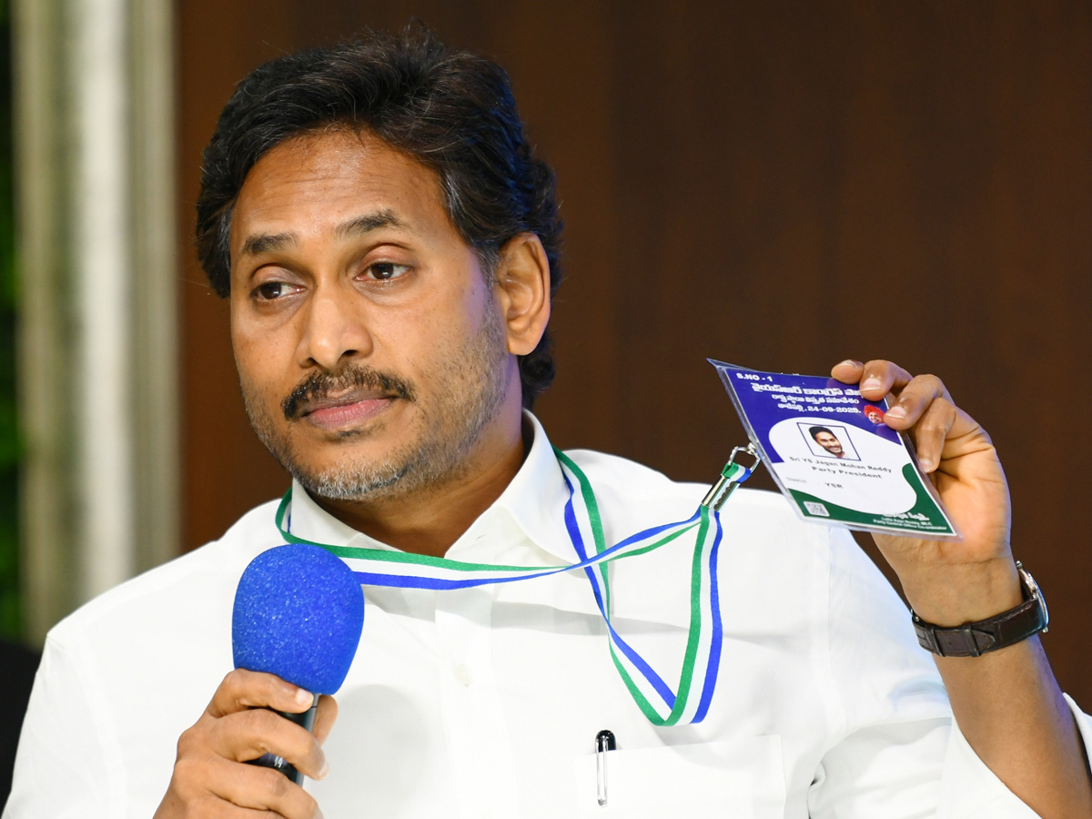 YS Jagan Launches DIGITAL BOOK App for YSRCP Activists Photos20
