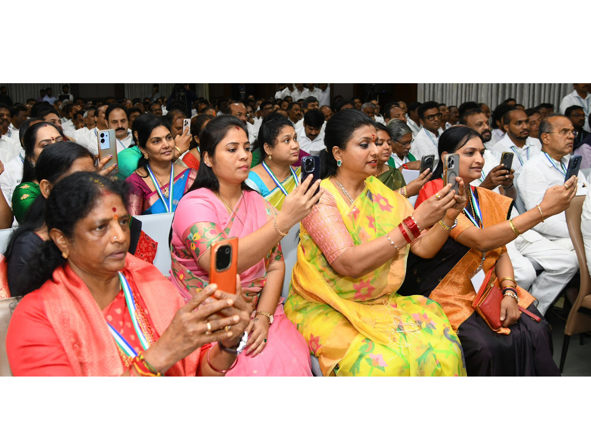 YS Jagan Launches DIGITAL BOOK App for YSRCP Activists Photos23