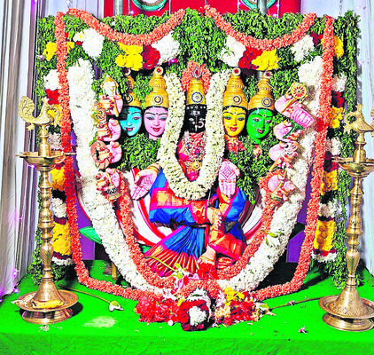 గాయత్రీదేవిగా  మాణిక్యాంబా అమ్మవారు 1