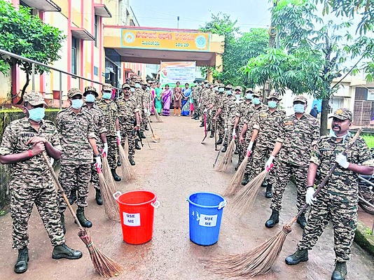 పరిసరాల పరిశుభ్రతతోనే వ్యాధులు దూరం 1