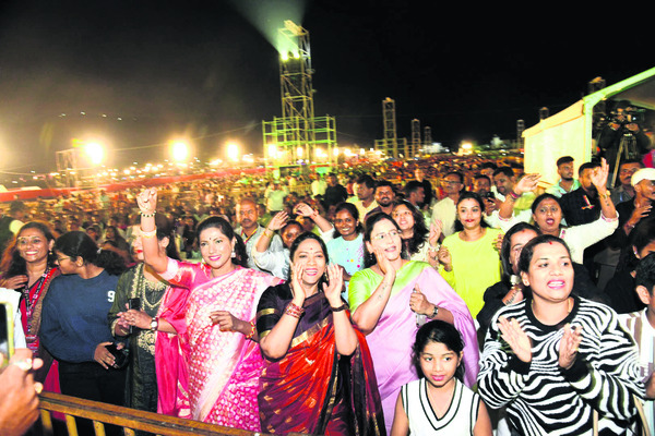 మది మదిలో దసరా ఉల్లాసం1