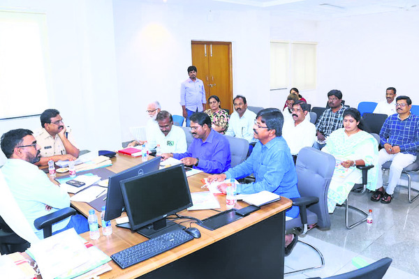 యాదగిరిగుట్ట ఆలయ ఈఓగా రవినాయక్‌?  1