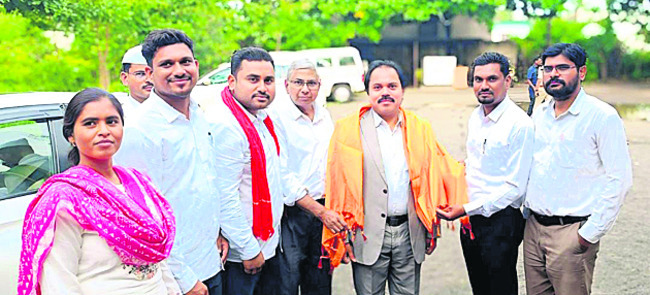 బతుకమ్మ.. బతుకుదెరువైంది
1