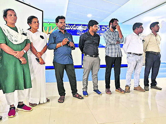 కూటమికి నిరసన సెగ2