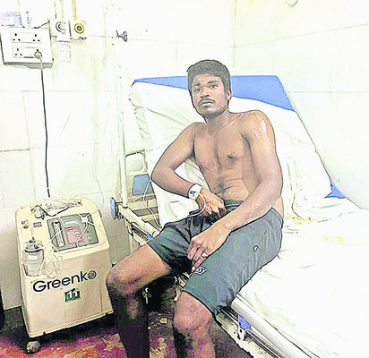శుభలేఖ ఇస్తామని పిలిచి చితకబాదారు 1