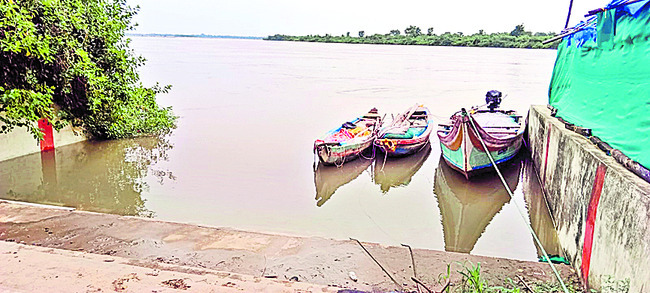 సాగర్‌ కాలువకు గండి 1
