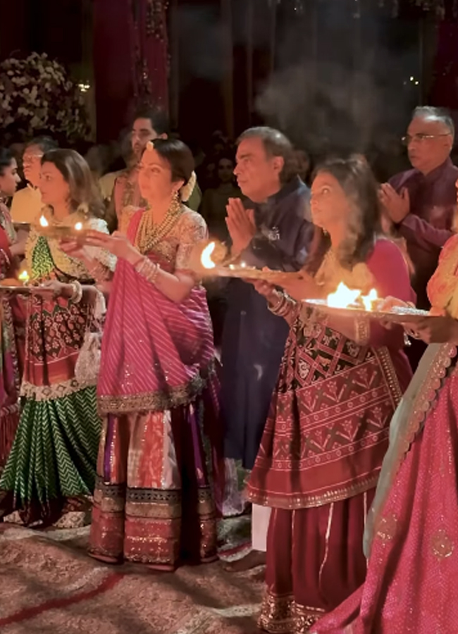 Ambani family's Navratri celebrations are a feast for the eyes photos14