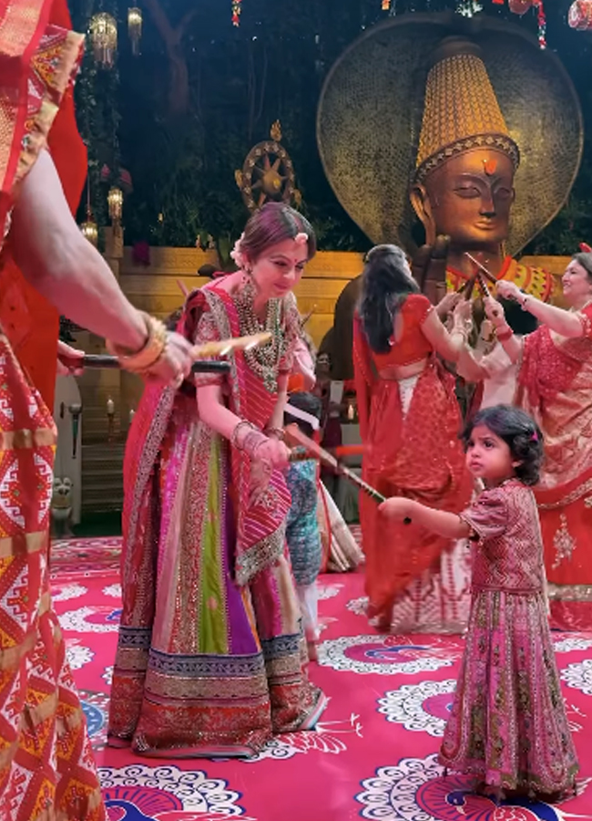 Ambani family's Navratri celebrations are a feast for the eyes photos17