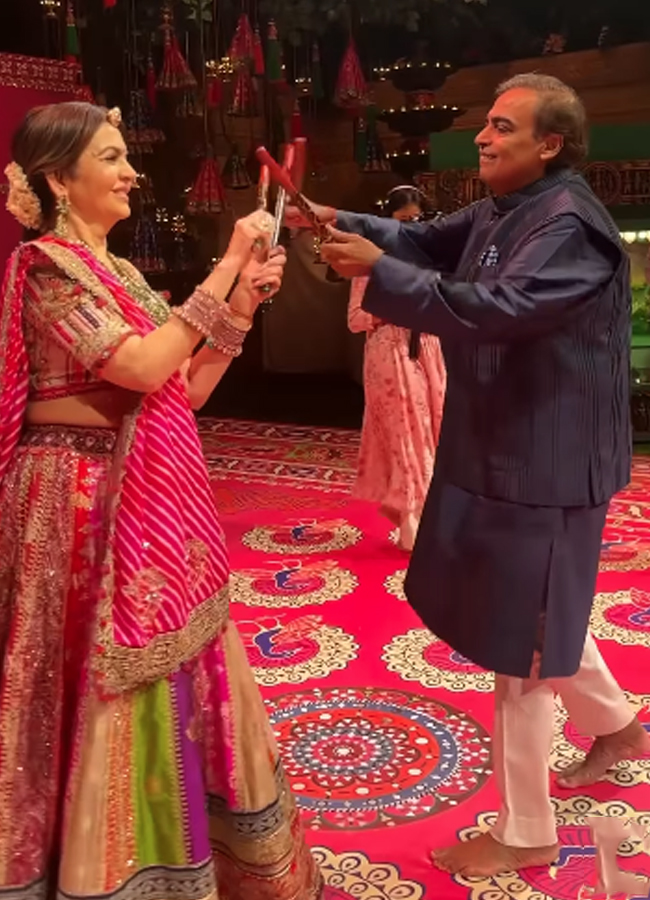 Ambani family's Navratri celebrations are a feast for the eyes photos18