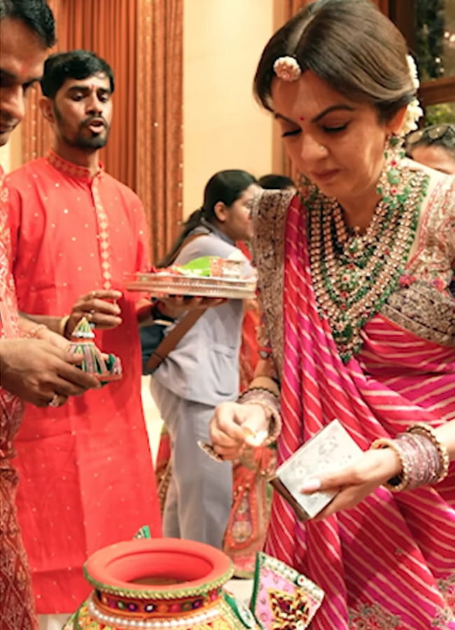 Ambani family's Navratri celebrations are a feast for the eyes photos7