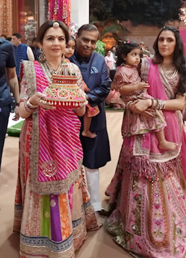 Ambani family's Navratri celebrations are a feast for the eyes photos9