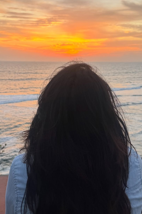 Anchor Rashmi Gautam Enjoying In Beach Photos2