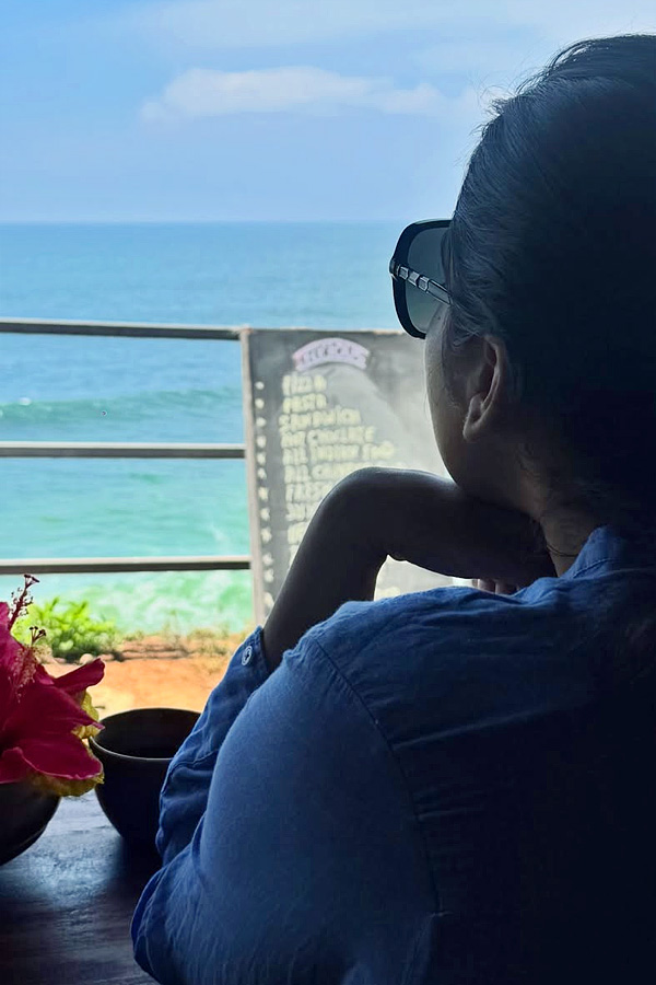 Anchor Rashmi Gautam Enjoying In Beach Photos6