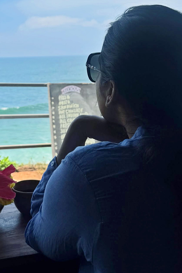 Anchor Rashmi Gautam Enjoying In Beach Photos7