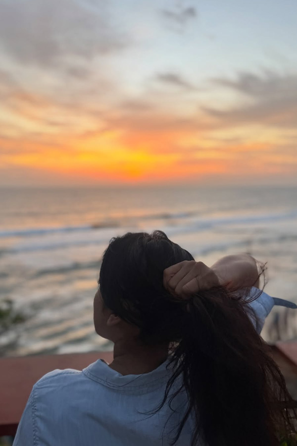 Anchor Rashmi Gautam Enjoying In Beach Photos8