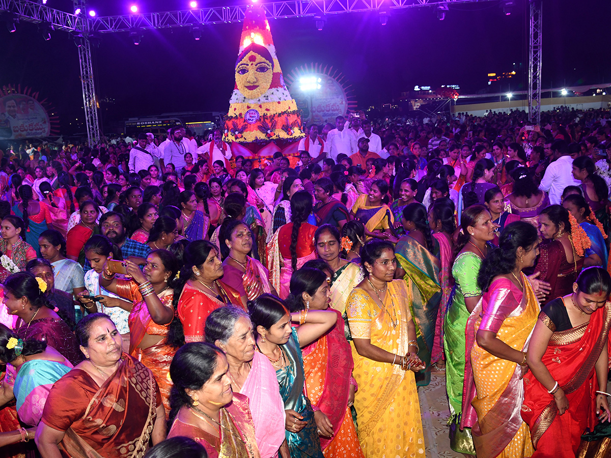 BRS Party Bathukamma Celebrations At Peoples Plaza Ground18
