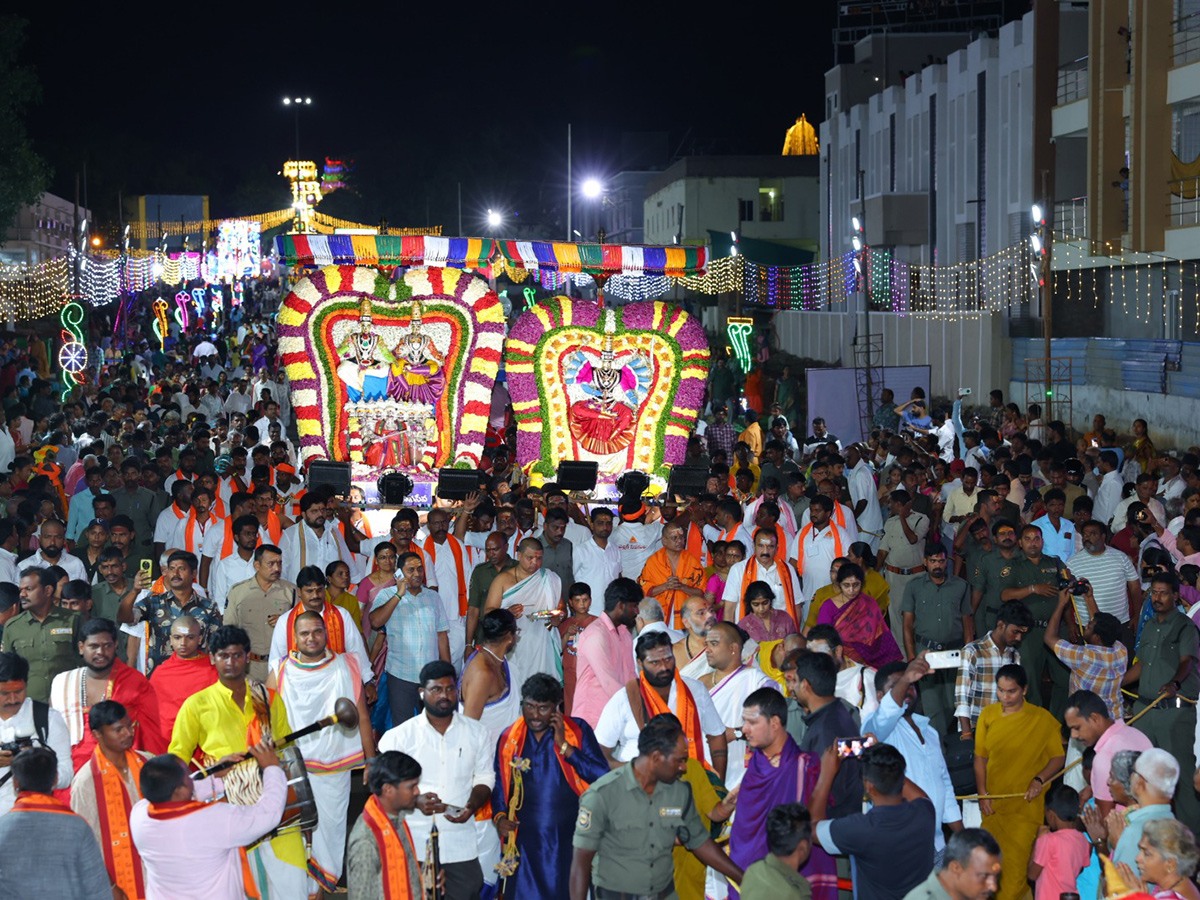 Dussehra 2025 Navaratri Utsavalu In Srisailam Photos2