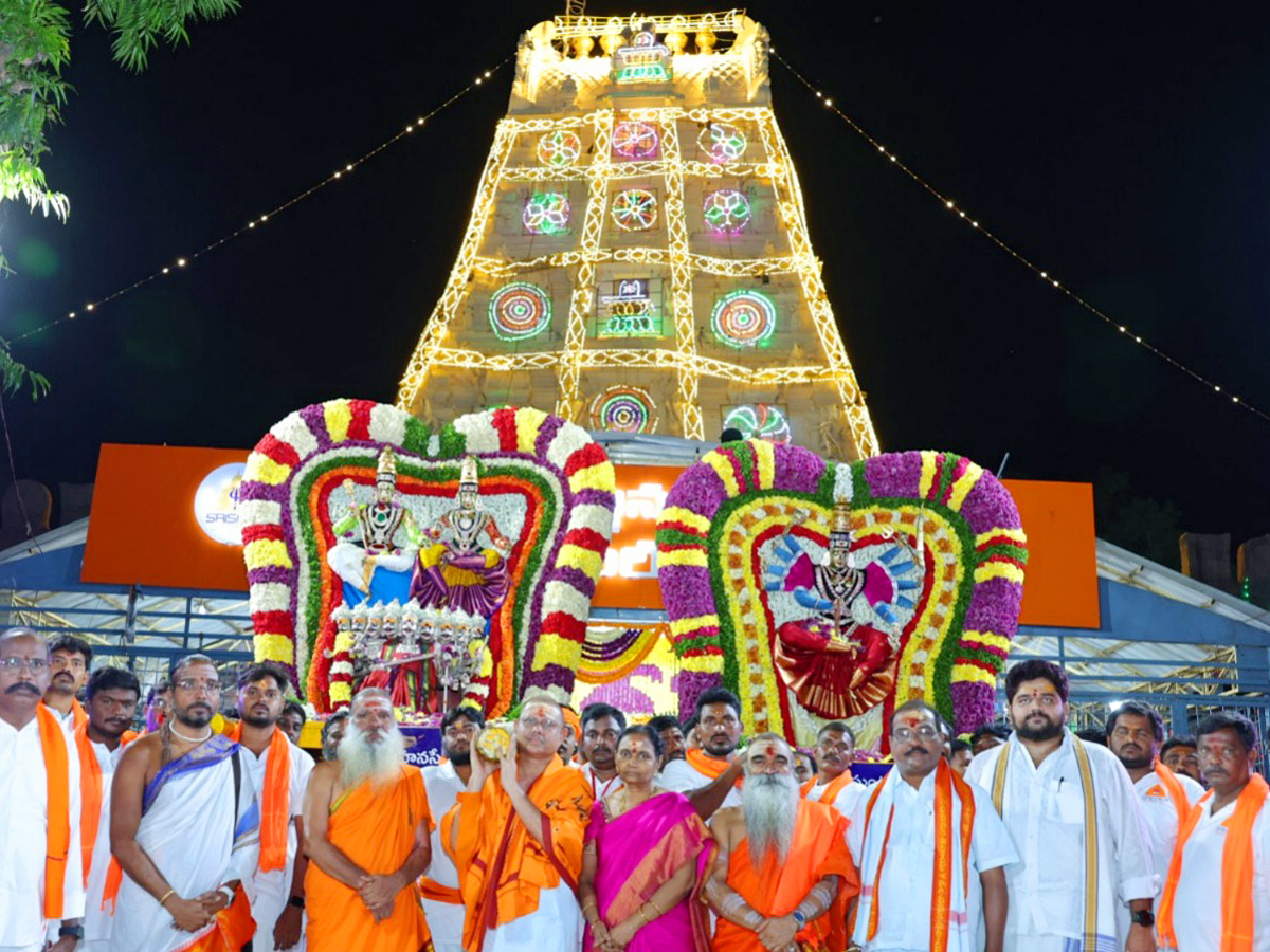 Dussehra 2025 Navaratri Utsavalu In Srisailam Photos5