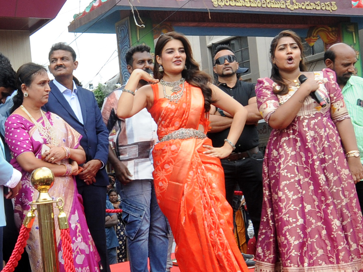 Heroine Nidhi Agarwal in Kurnool Photos 11