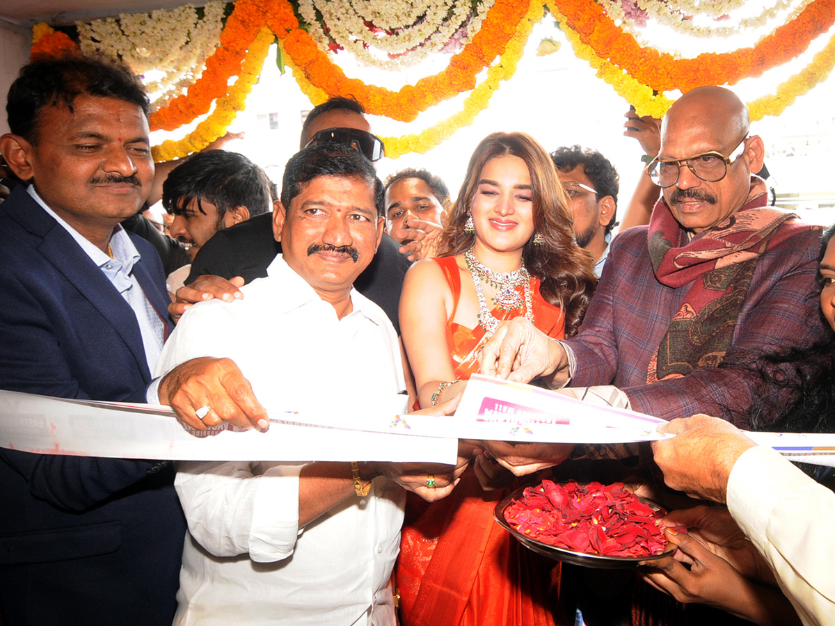 Heroine Nidhi Agarwal in Kurnool Photos 4