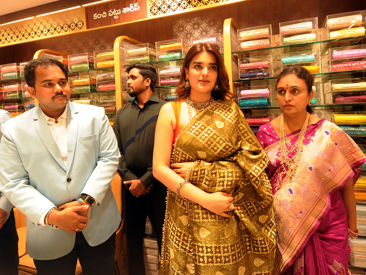 Heroine Nidhi Agarwal in Kurnool Photos 7