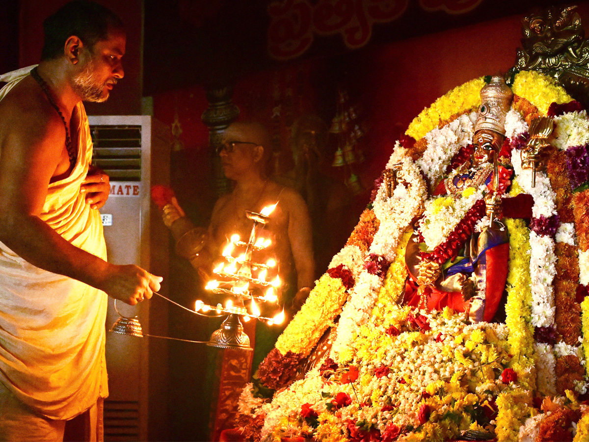Katyayani Devi Alankaram Day 4 In Vijayawada Dasara Navaratri 2025 Photos1