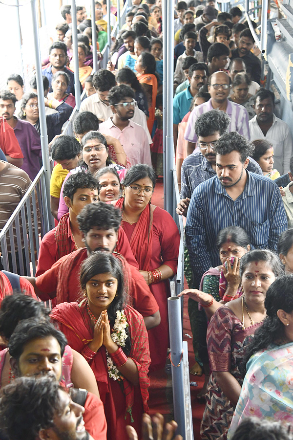 Katyayani Devi Alankaram Day 4 In Vijayawada Dasara Navaratri 2025 Photos15