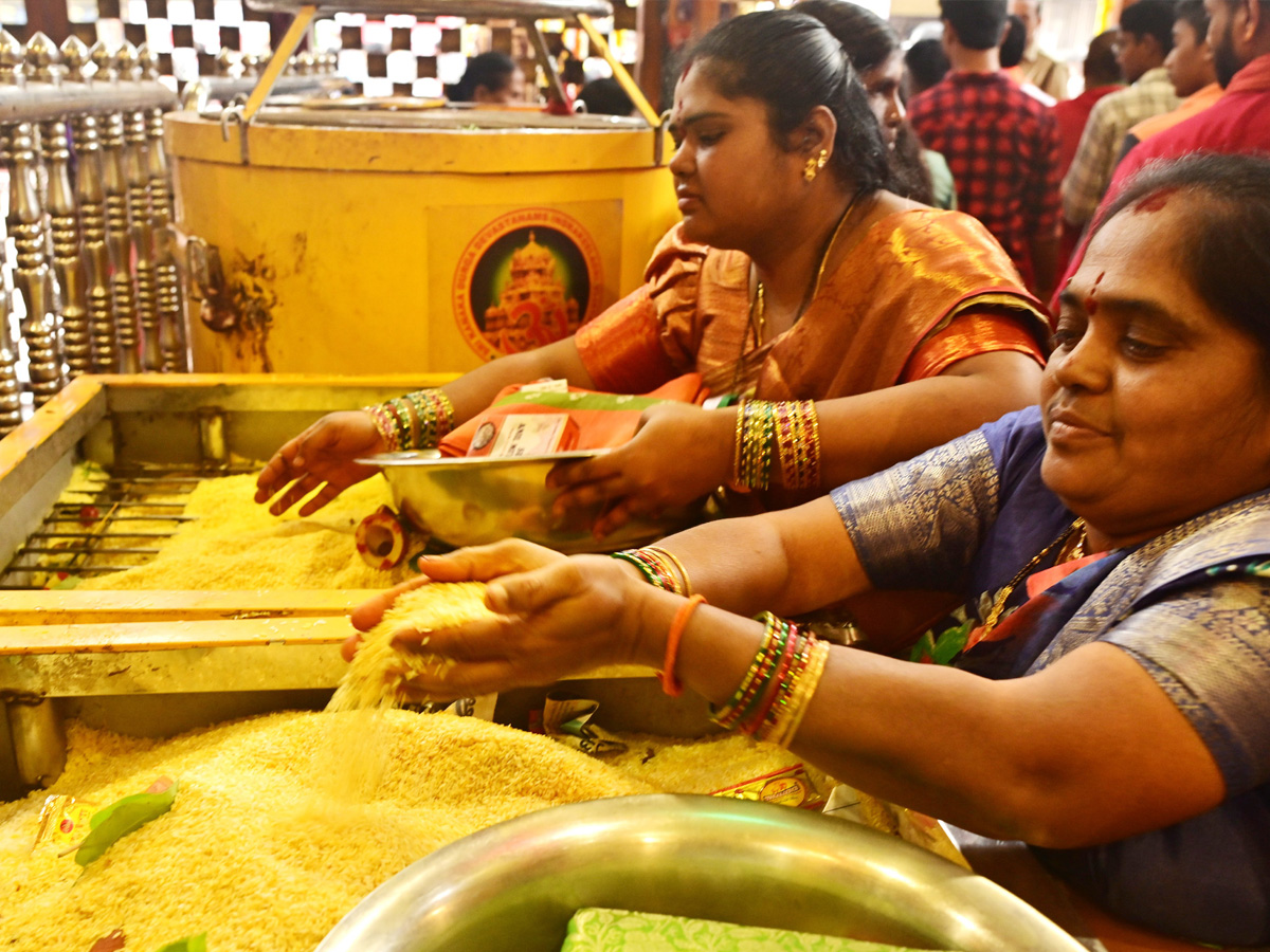 Katyayani Devi Alankaram Day 4 In Vijayawada Dasara Navaratri 2025 Photos20