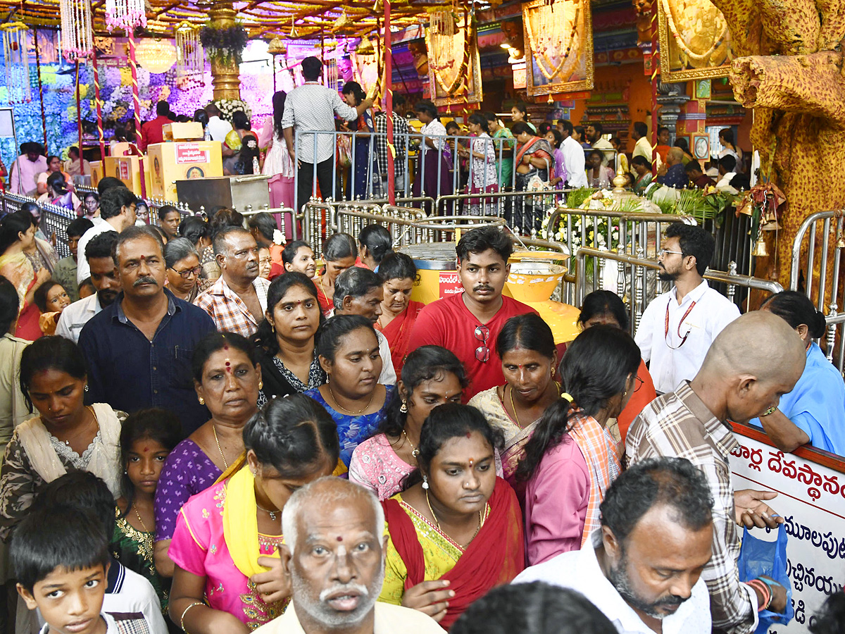 Katyayani Devi Alankaram Day 4 In Vijayawada Dasara Navaratri 2025 Photos21