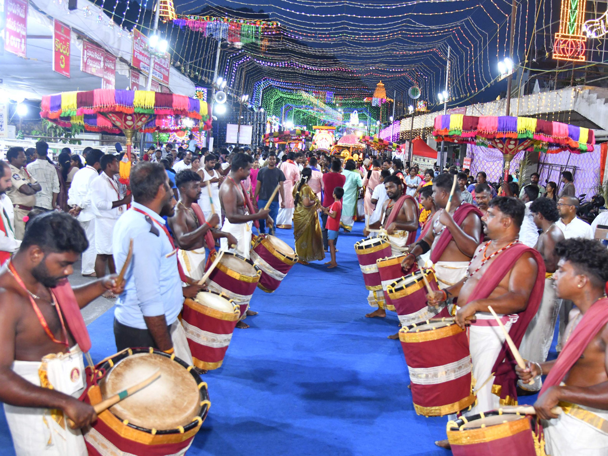 Katyayani Devi Alankaram Day 4 In Vijayawada Dasara Navaratri 2025 Photos27