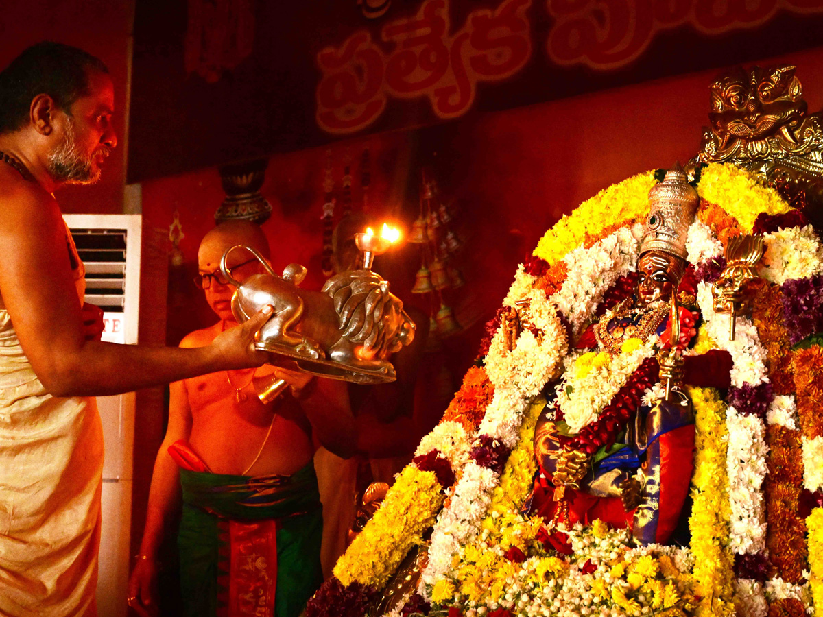 Katyayani Devi Alankaram Day 4 In Vijayawada Dasara Navaratri 2025 Photos3