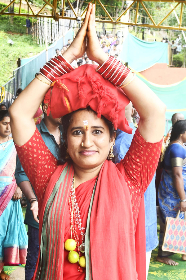 Katyayani Devi Alankaram Day 4 In Vijayawada Dasara Navaratri 2025 Photos9