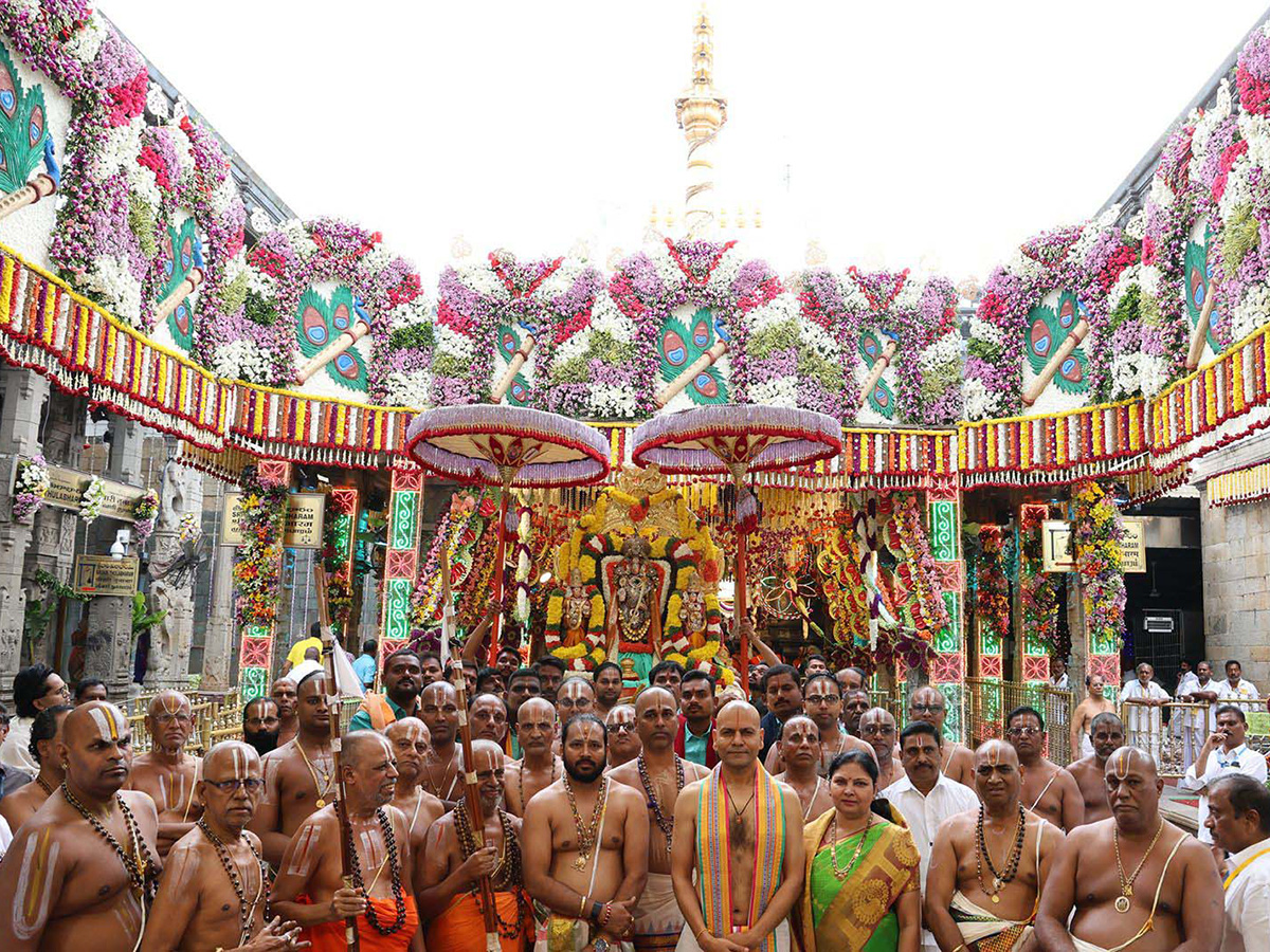 Tirumala Pedda Sesha Vahanam of Srivari Salakatla Brahmotsavams4