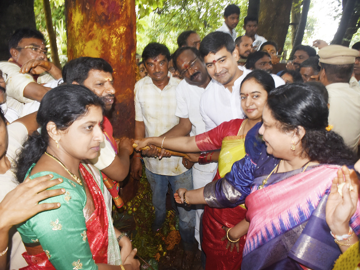 Vizianagaram Pydithalli Ammavaru Festival Photos6