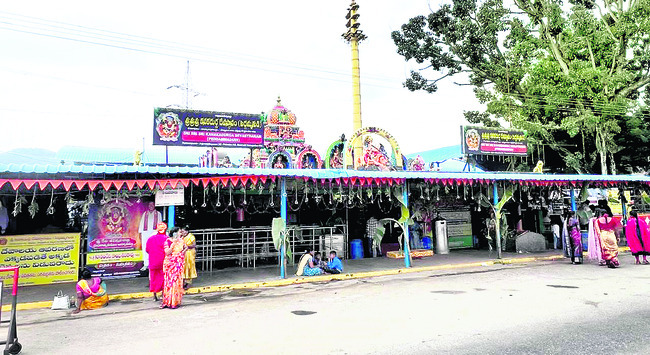 ప్రచార లోపం.. ఉత్సవాలు వెలవెల1