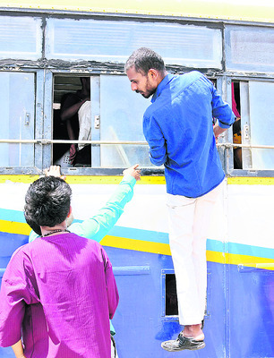 ●ప్రయాణం.. ప్రహసనం4