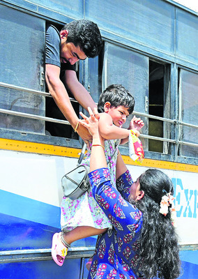 ●ప్రయాణం.. ప్రహసనం5