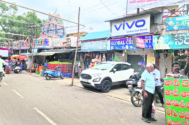 మావుళ్లమ్మ భక్తులకు అన్నదాన కష్టాలు 2