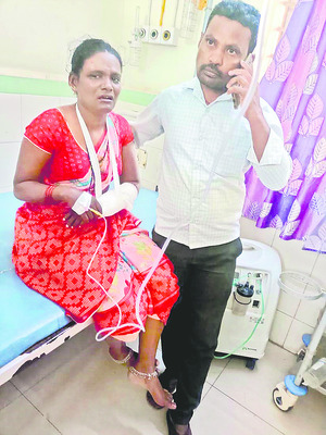 ఆటో బోల్తా పడి ఏడుగురికి గాయాలు 1