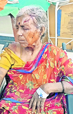 కూలి పనులకెళ్తూ..! 5