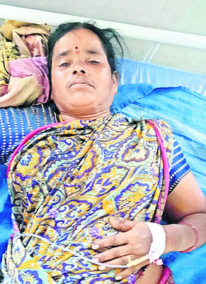 కూలి పనులకెళ్తూ..! 3