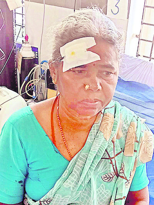 కూలి పనులకెళ్తూ..! 4