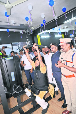నేరాల నియంత్రణలో పోలీసుల పనితీరు భేష్‌1