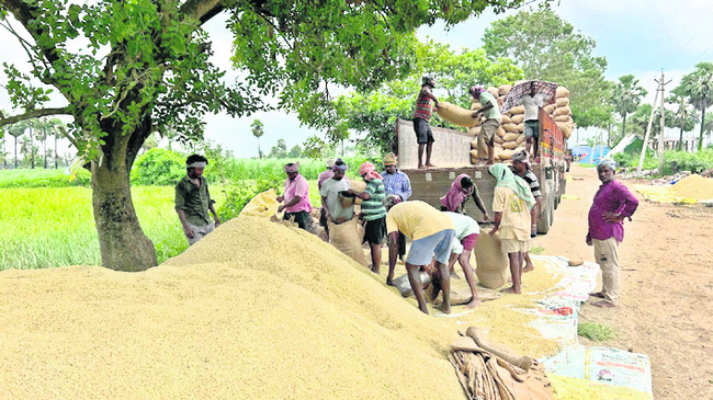 అదును చూసి దోచేస్తున్నారు!1