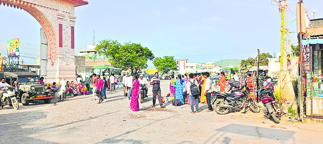 ఒక్క రూపాయి నిధులు కేటాయించకుండానే... 2